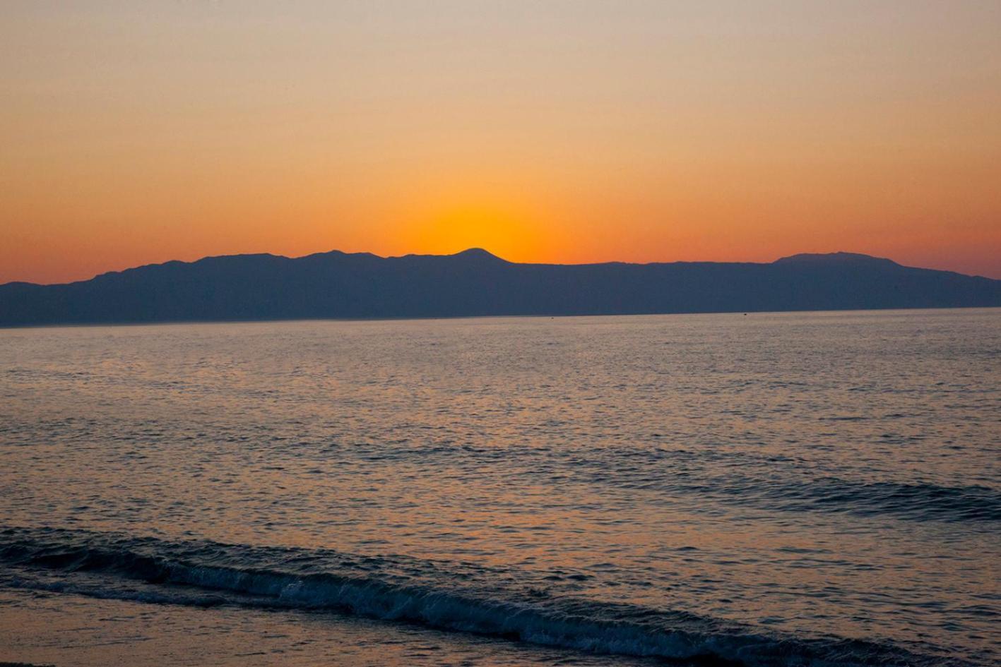 Litinakis Studios Sea View & Litinakis Studios Garden View 700 Meters Away Agia Marina  Екстер'єр фото