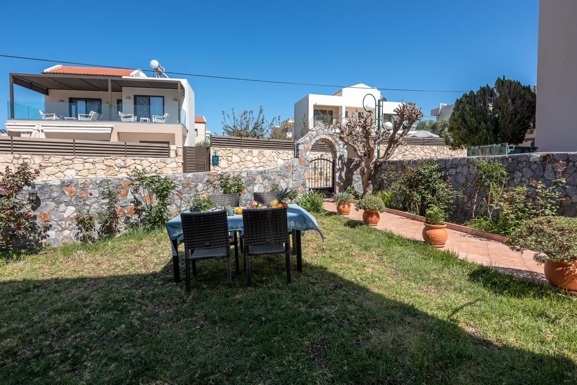 Litinakis Studios Sea View & Litinakis Studios Garden View 700 Meters Away Agia Marina  Екстер'єр фото