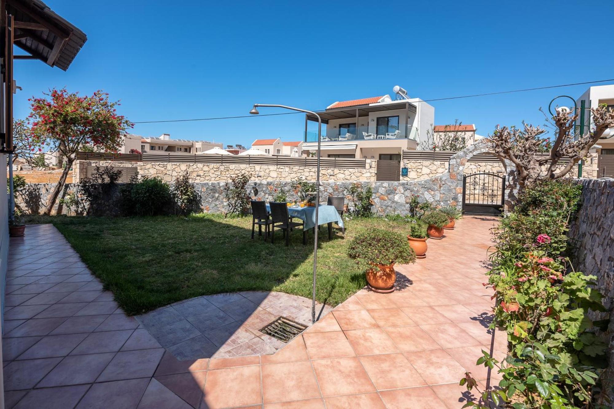 Litinakis Studios Sea View & Litinakis Studios Garden View 700 Meters Away Agia Marina  Екстер'єр фото