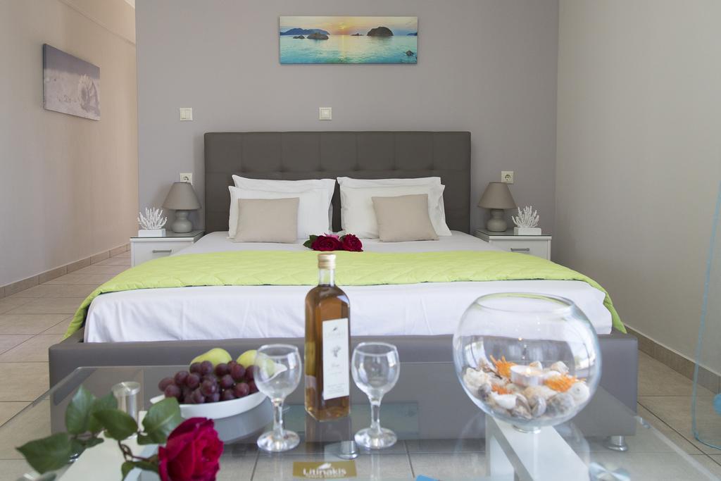 Litinakis Studios Sea View & Litinakis Studios Garden View 700 Meters Away Agia Marina  Екстер'єр фото